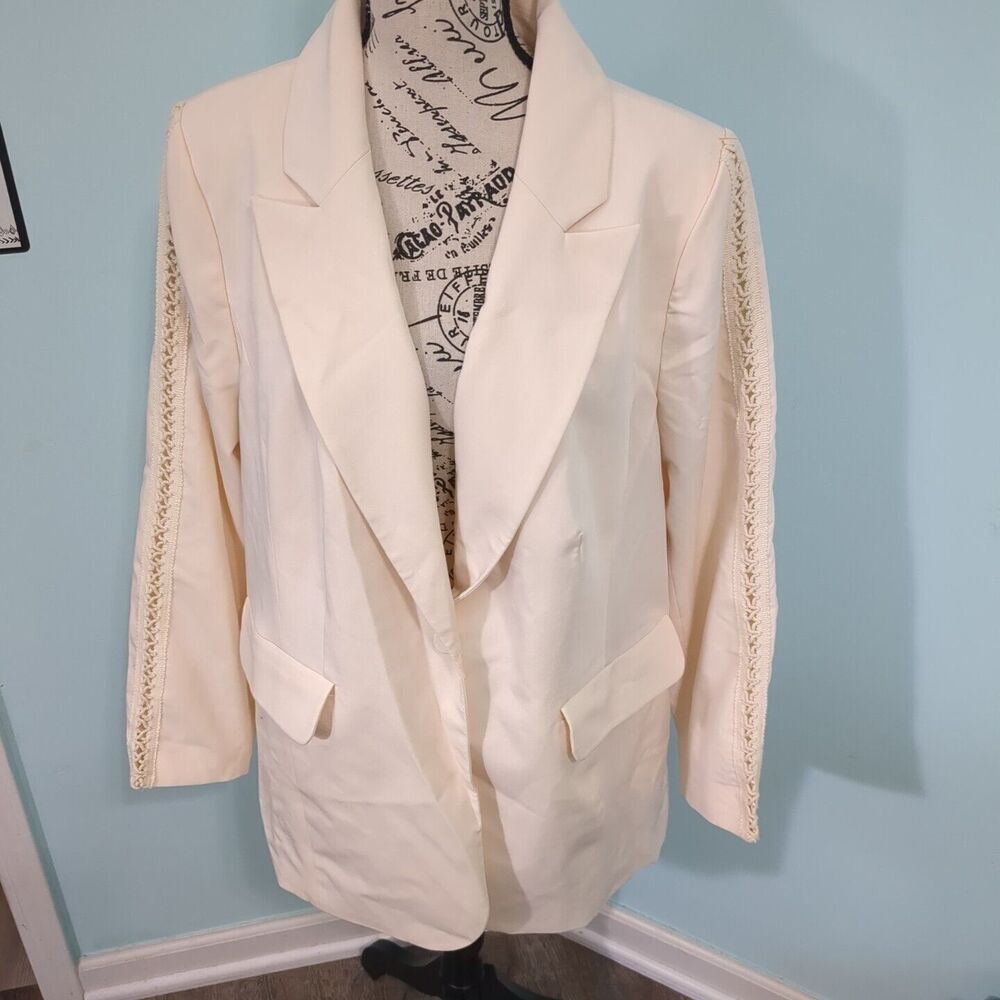 ELOQUII Women's Plus Size Crochet Detail Blazer 18